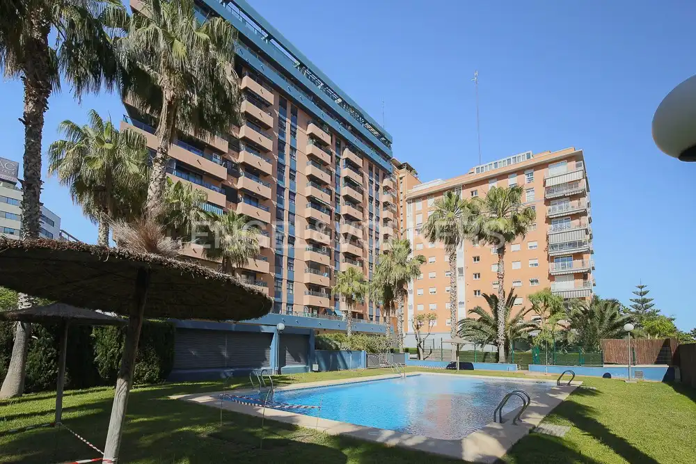Vista exterior de Ático de alquiler en Valencia con Aire acondicionado, Calefacción y Terraza