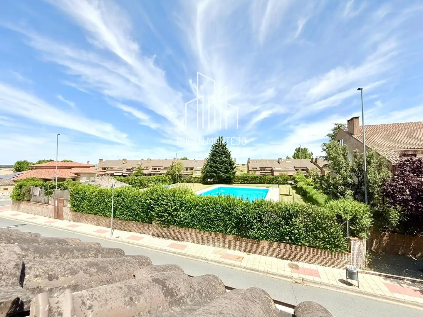 Vista exterior de Dúplex en venta en Villamayor con Calefacción, Terraza y Balcón