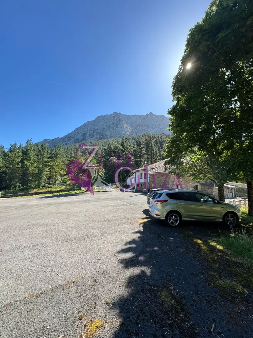 Parking de Finca rústica en venta en Mañaria con Calefacción y Amueblado