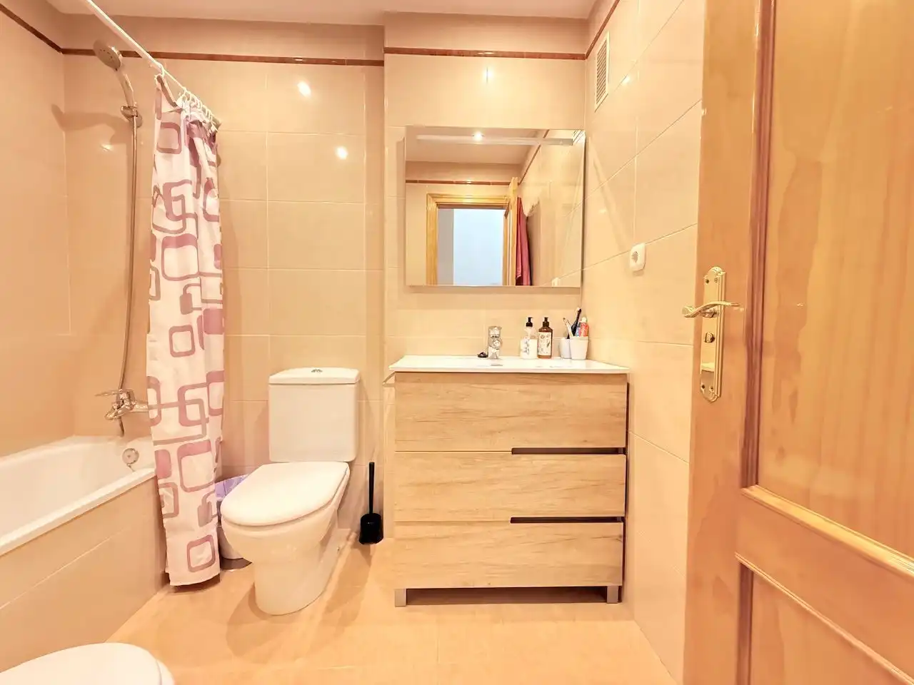 Baño de Casa adosada en venta en Vélez-Málaga con Aire acondicionado y Calefacción