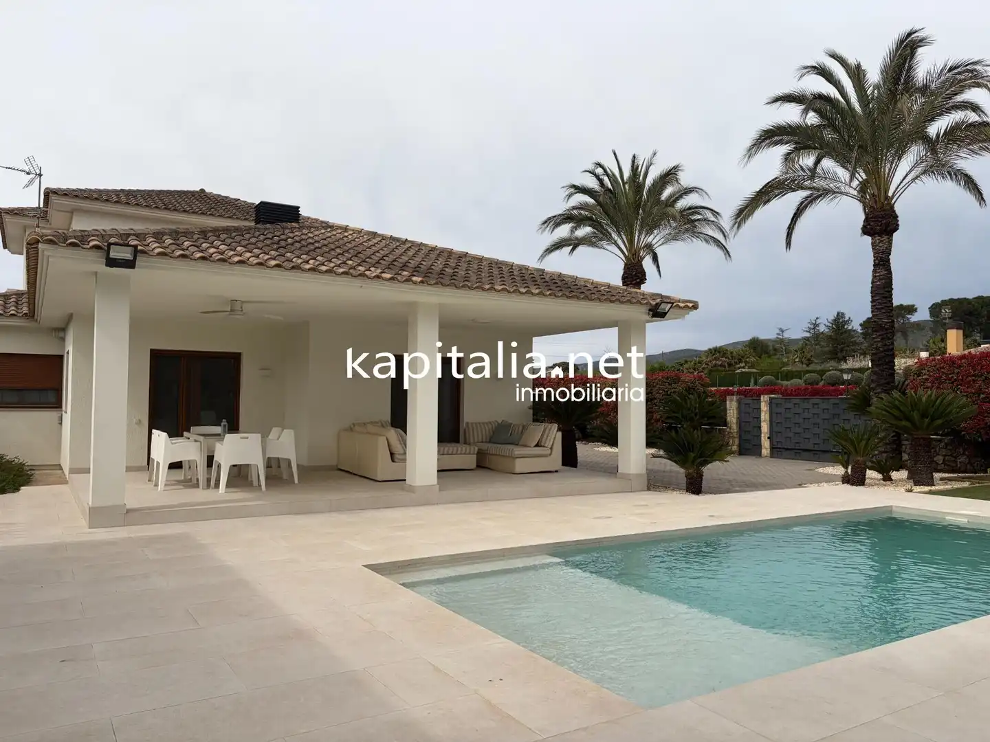 Vista exterior de Casa o xalet en venda en Ontinyent amb Aire condicionat, Calefacció i Jardí privat
