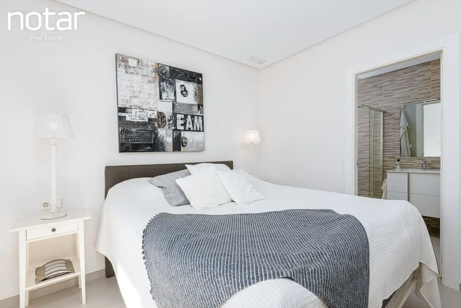 Dormitori de Casa adosada en venda en Torrevieja amb Jardí privat, Terrassa i Piscina