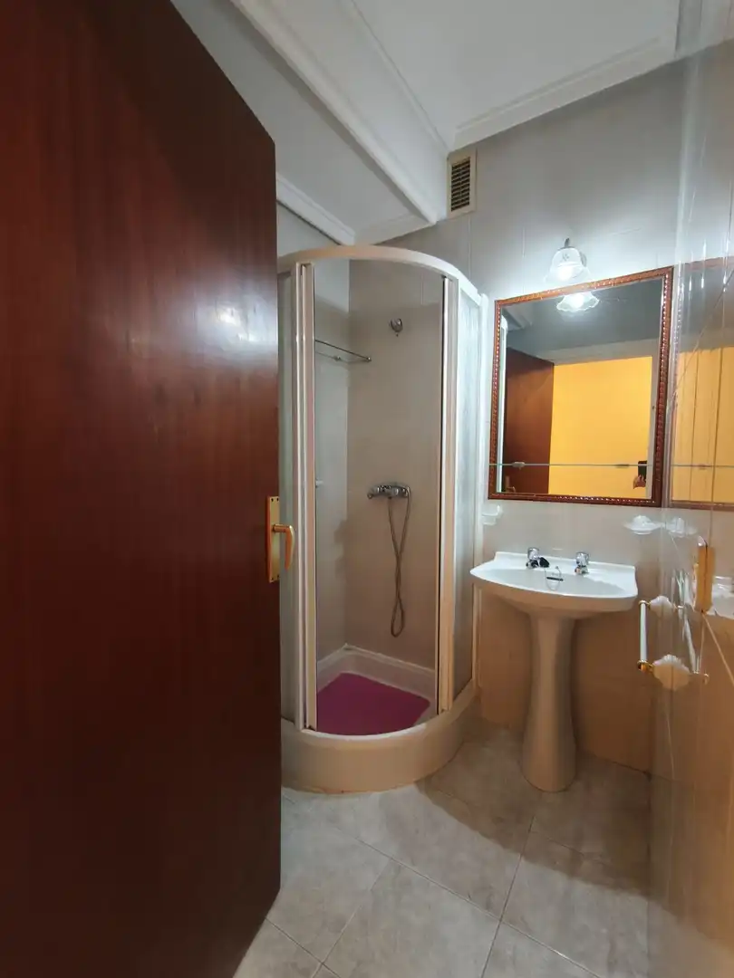 Baño de Piso en venta en Huelva con Terraza y Trastero