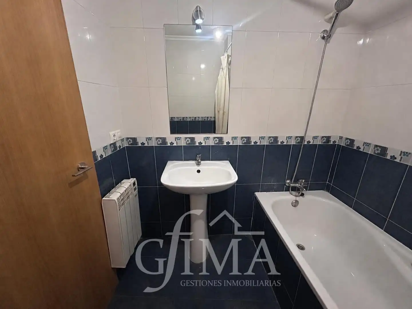 Baño de Piso en venta en Tomelloso con Calefacción y Balcón