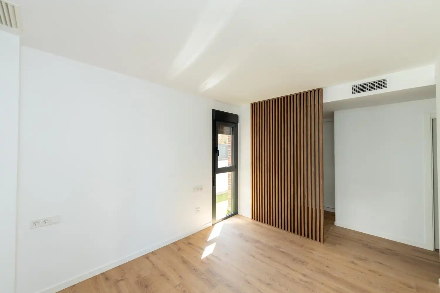 Planta baixa de lloguer en Sant Joan d'Alacant amb Aire condicionat, Terrassa i Traster