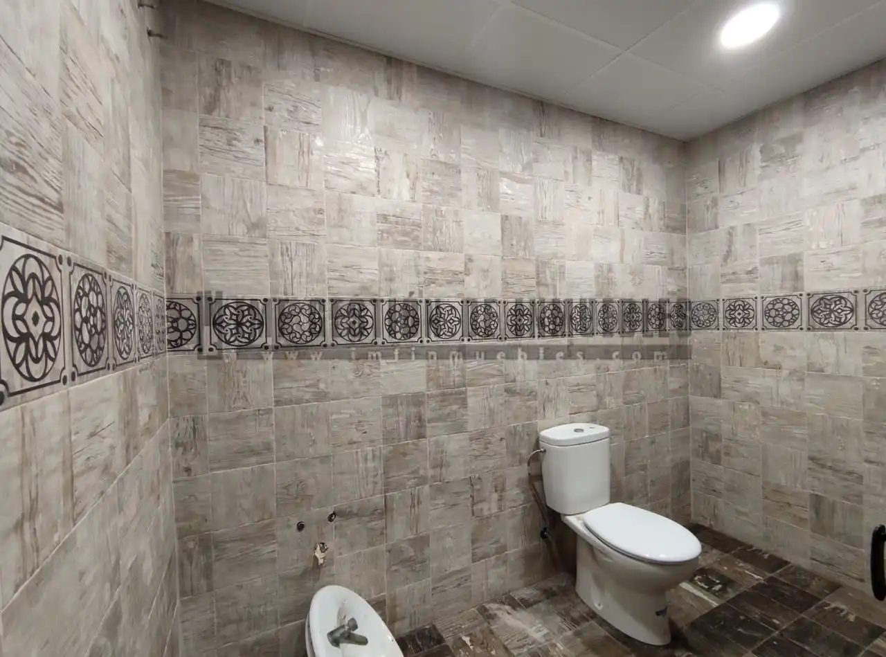 Badezimmer von Geschaftsraum zum Verkauf in Vélez-Málaga mit Klimaanlage