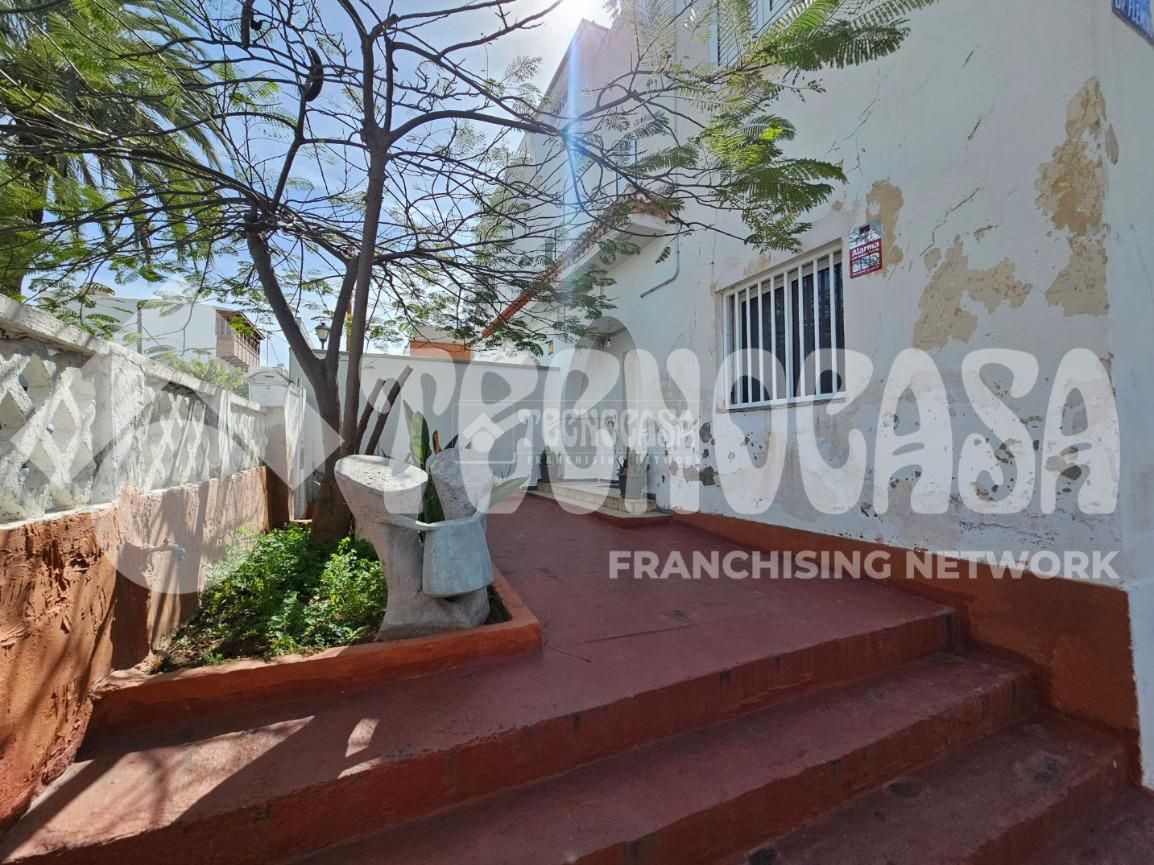 Vista exterior de Casa adosada en venta en Las Palmas de Gran Canaria con Terraza