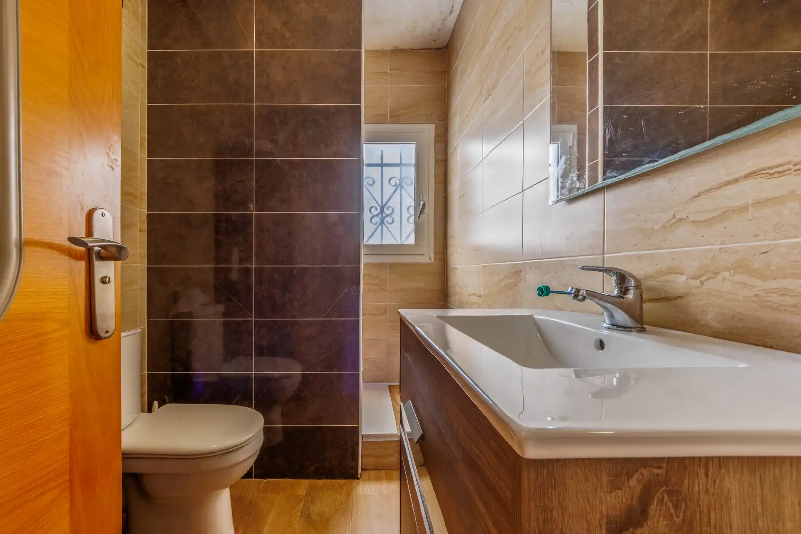 Bathroom of Houses for sale in El Catllar   with Air Conditioner, Private garden and Terrace