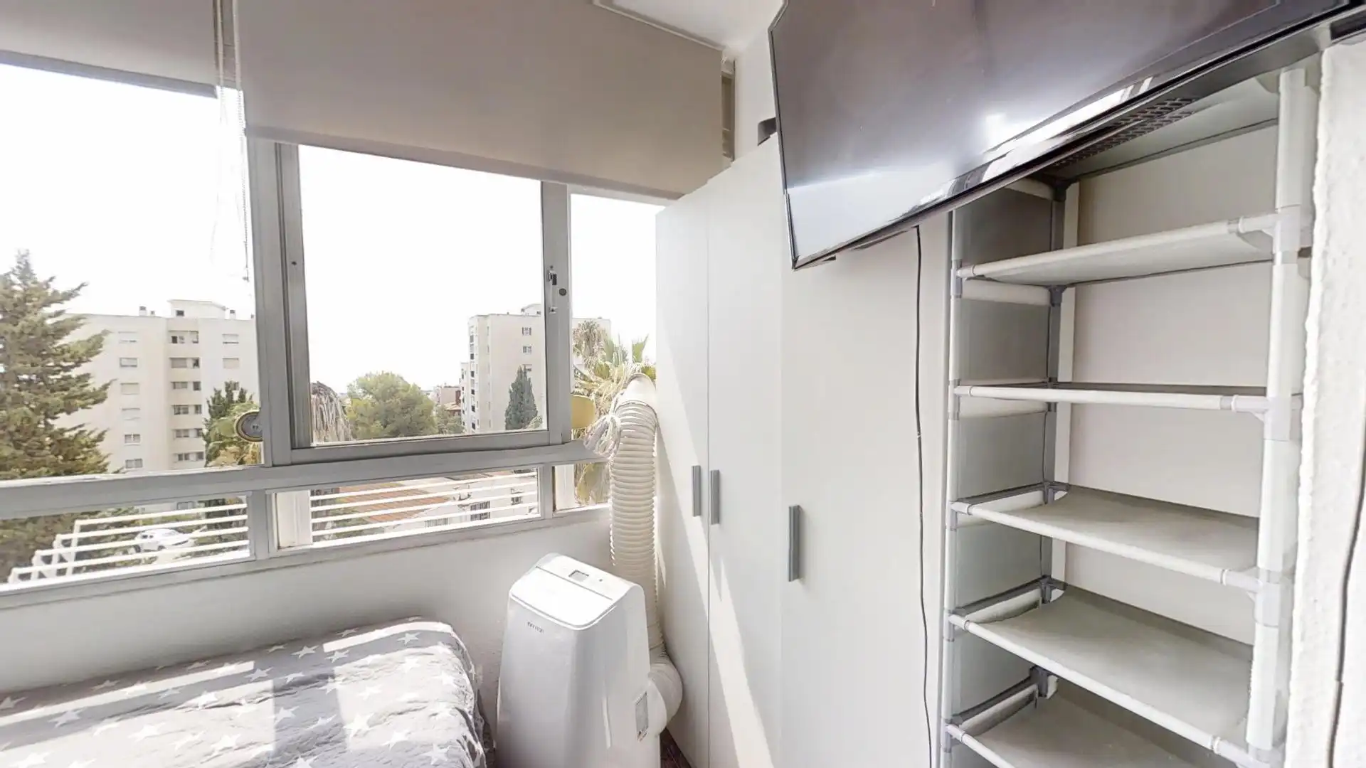 Habitación de Estudio de alquiler en Benalmádena con Amueblado, Balcón y Piscina comunitaria