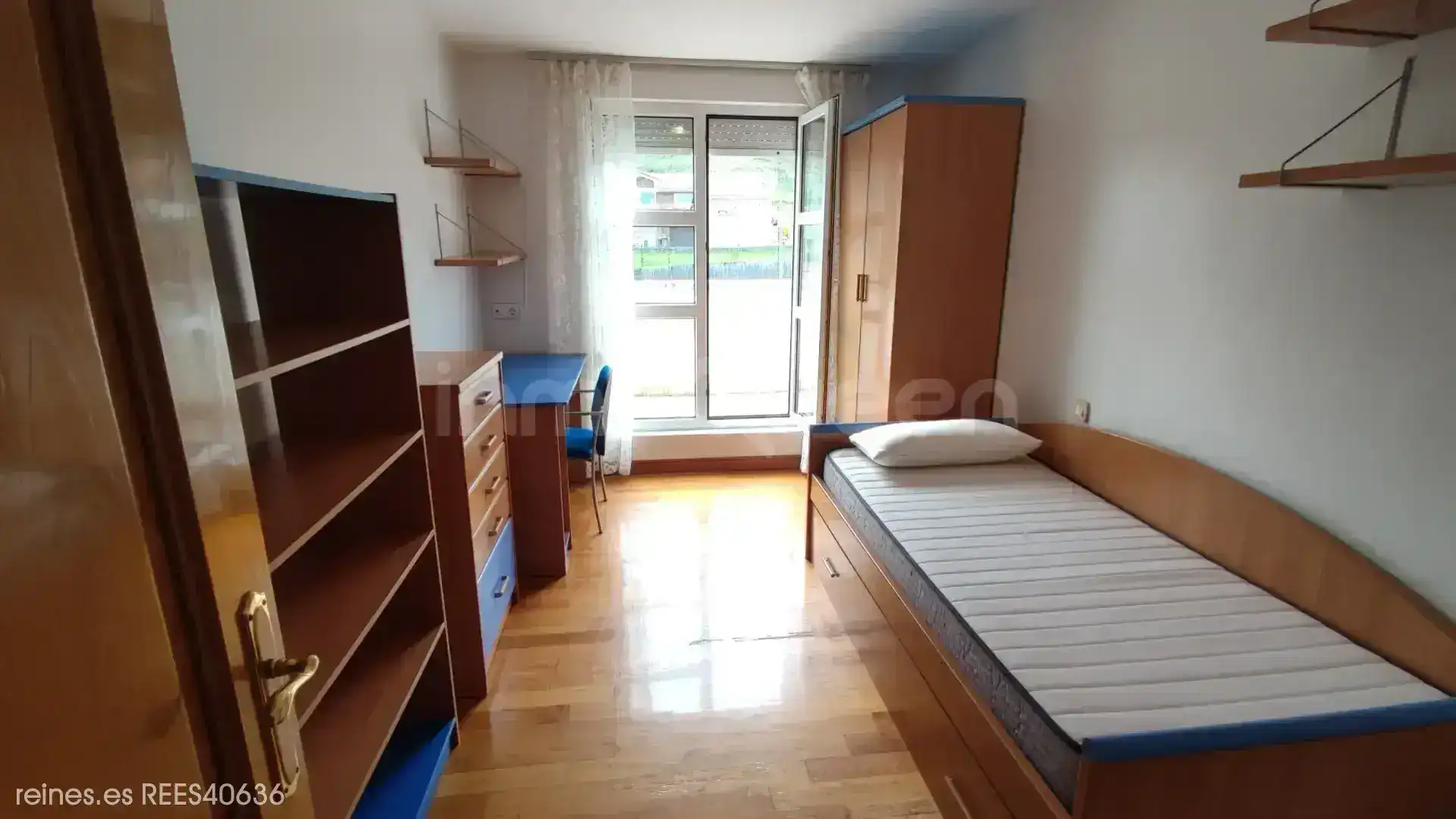 Habitación de Dúplex en venta en Piélagos con Calefacción, Terraza y Amueblado