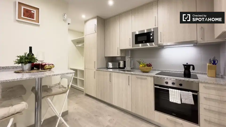 Cocina de Piso de alquiler en Barcelona con Aire acondicionado, Calefacción y Amueblado