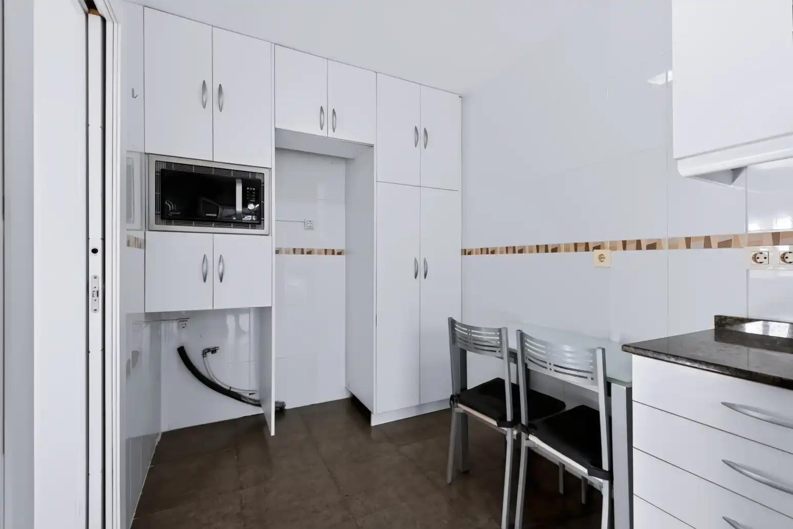 Kitchen of Flat for sale in Alaquàs  with Air Conditioner, Parquet flooring and Storage room