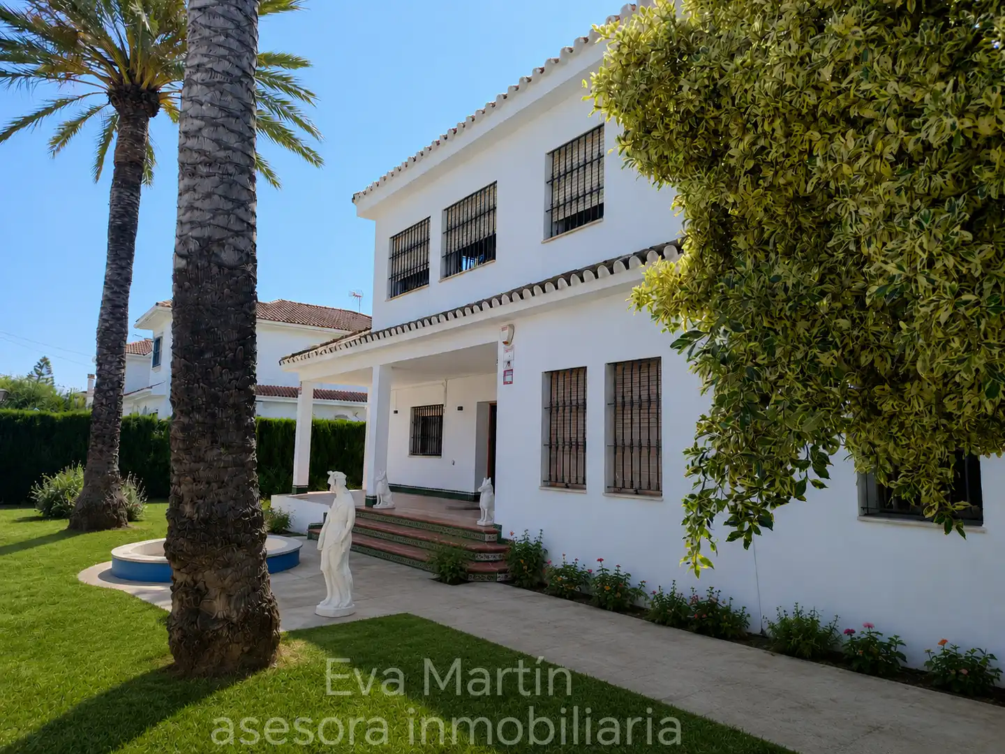 Vista exterior de Casa o chalet de alquiler en Montequinto con Aire acondicionado, Calefacción y Jardín privado