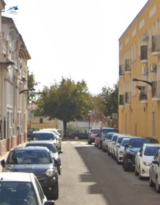 Vista exterior de Pis en venda en Andújar amb Terrassa i Balcó