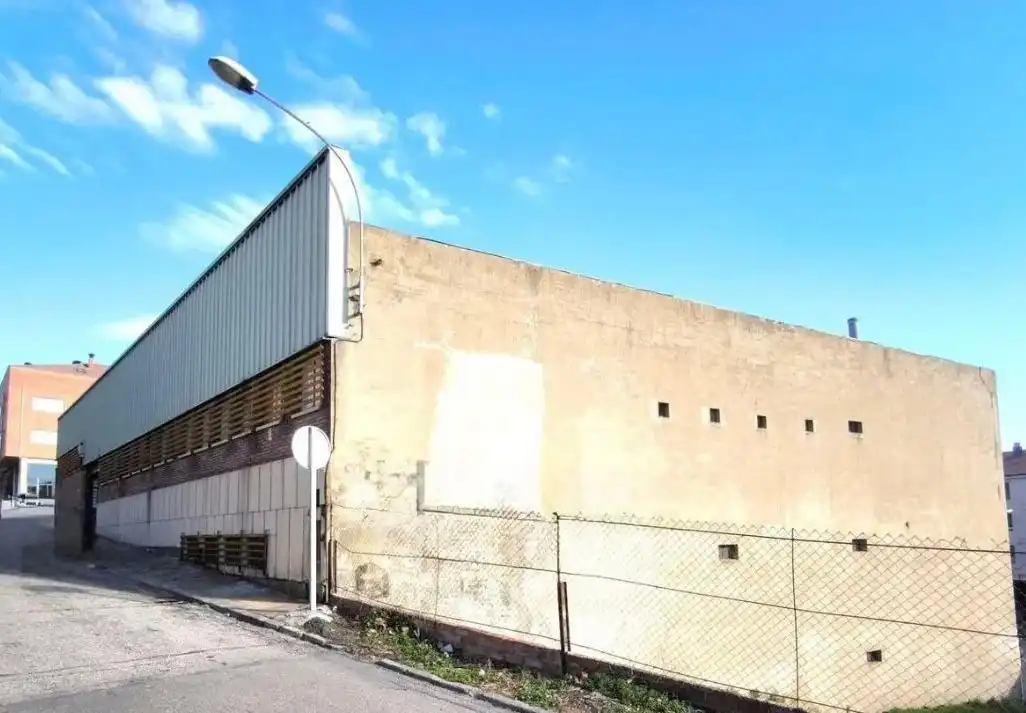 Exterior view of Industrial buildings for rent in Villaquilambre  with Heating