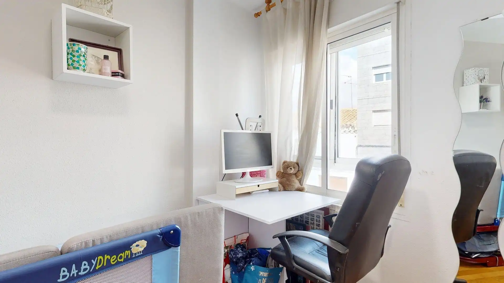 Habitación de Casa adosada en venta en Zaragoza con Calefacción, Jardín privado y Terraza