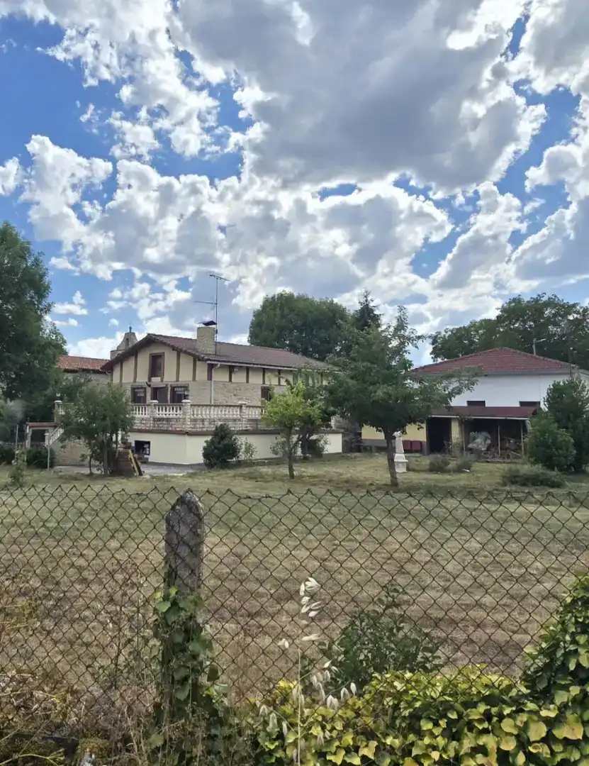 Vista exterior de Casa o xalet en venda en Valle de Losa
