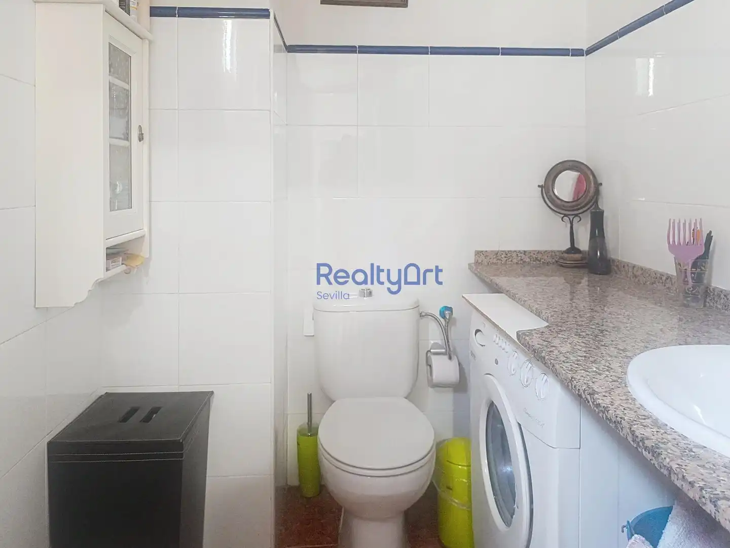 Bathroom of Flat for sale in Sevilla