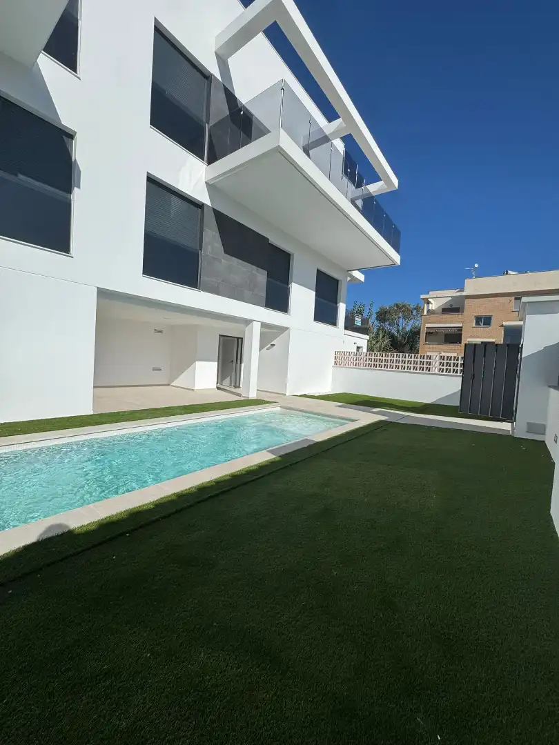 Piscina de Apartamento en venta en Oliva con Aire acondicionado, Calefacción y Terraza
