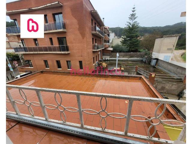 Piso en Venta en Calle Riu Anoia en Can Tintorer - Can Tries
