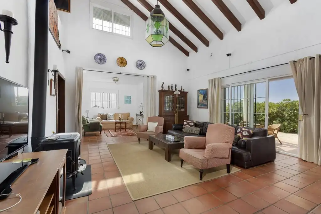 Chalet con piscina en venta en Altos de Estepona, imagen 2