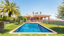 Swimming pool of House or chalet for sale in Argentona  with Air Conditioner, Heating and Private garden