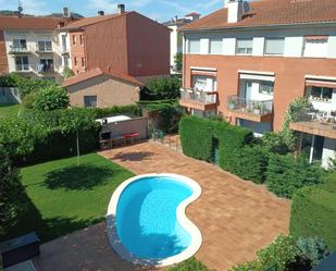 Swimming pool of Single-family semi-detached to rent in Olot  with Terrace