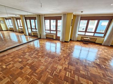 Flat with lift for sale in Calle Quirinal