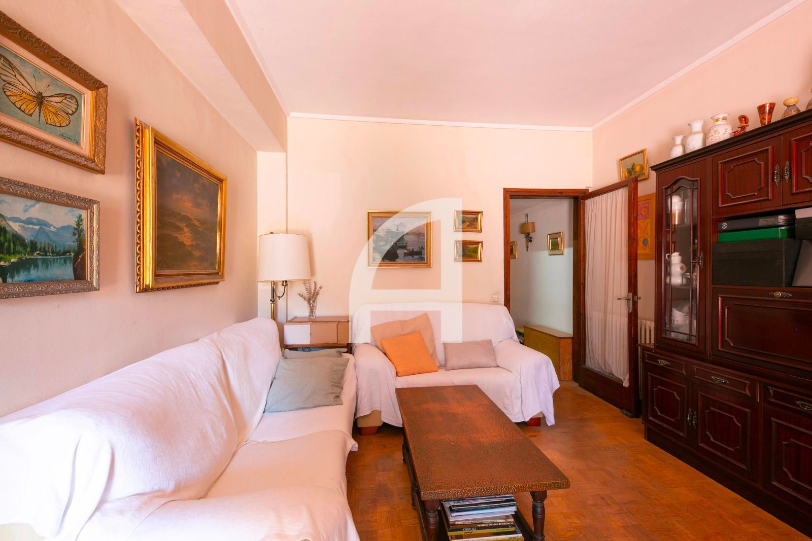 Sala d'estar de Pis en venda en  Barcelona Capital amb Calefacció i Terrassa