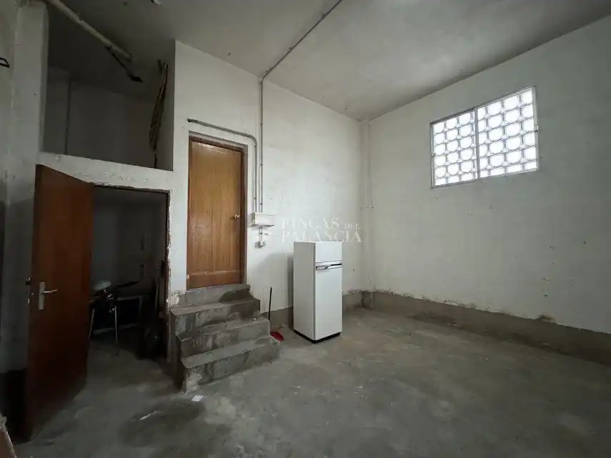 Garage for rent in Soneja
