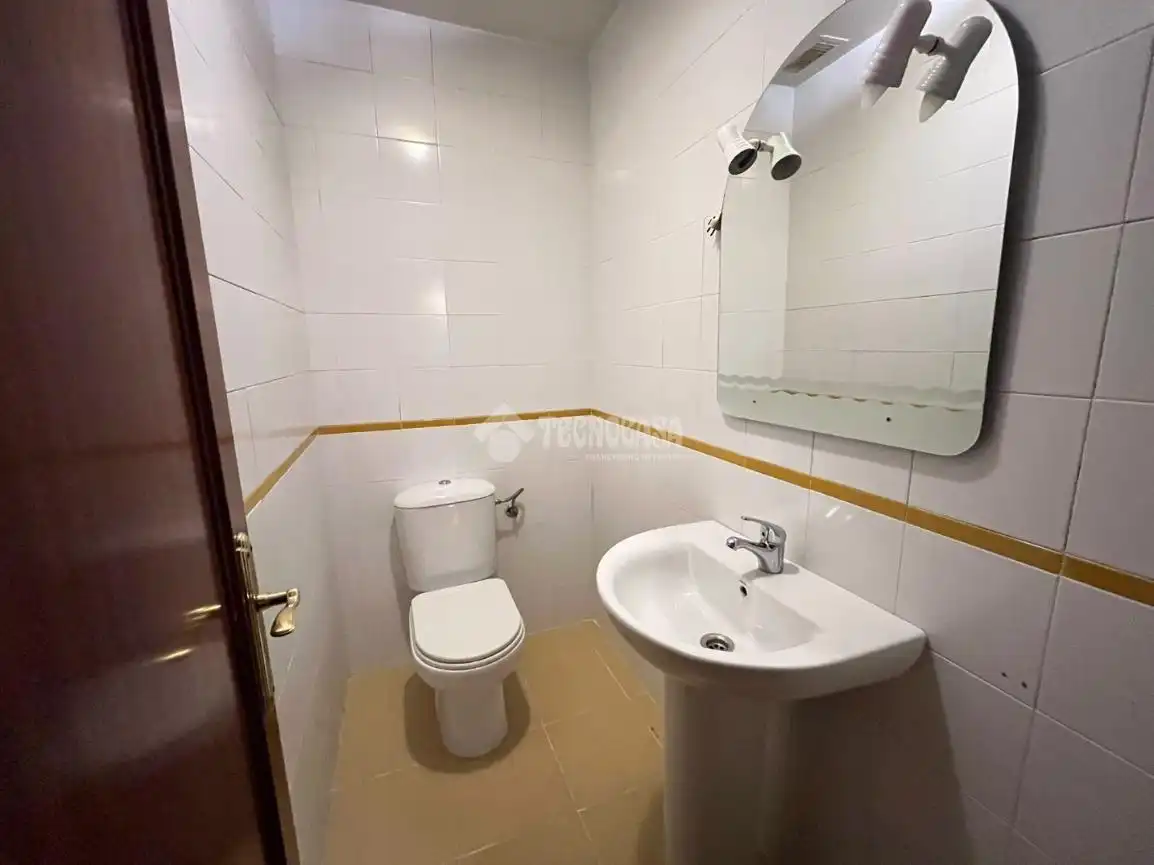 Baño de Piso en venta en Dos Hermanas con Trastero