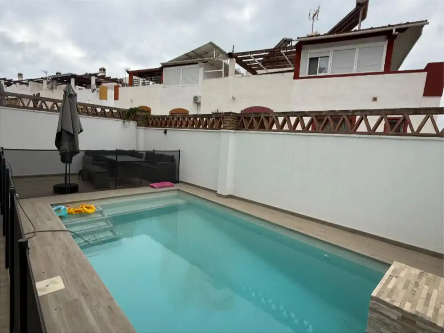 Piscina de Pis en venda en Marbella amb Aire condicionat, Piscina i Balcó