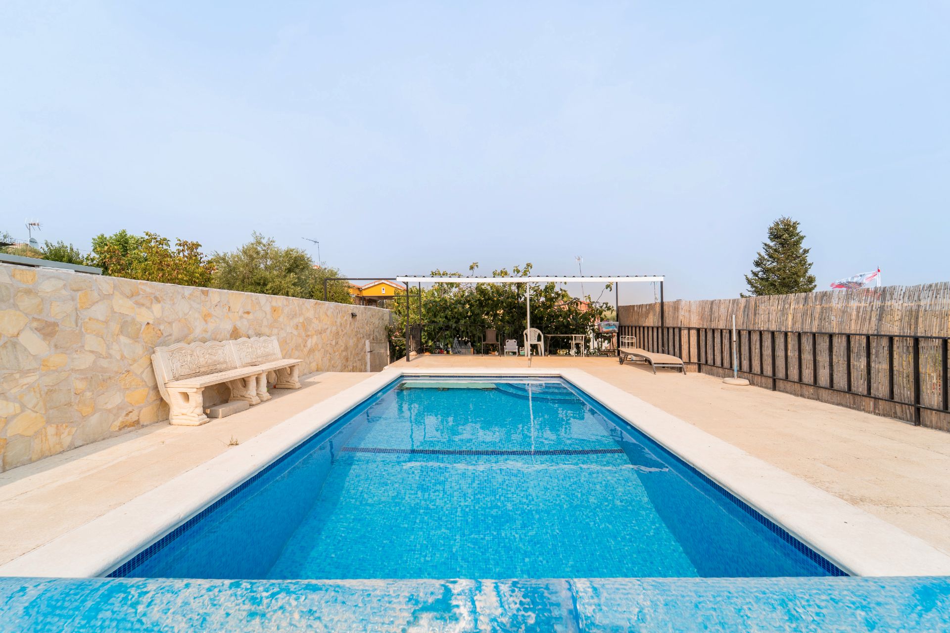 Swimming pool of Single-family semi-detached for sale in Carranque  with Air Conditioner, Heating and Private garden
