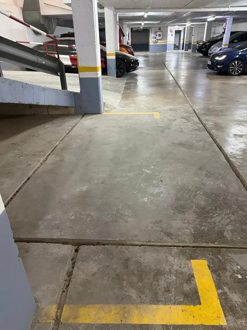 Einzelparkplatz zum Verkauf in Calle de Lleida, imagen 3