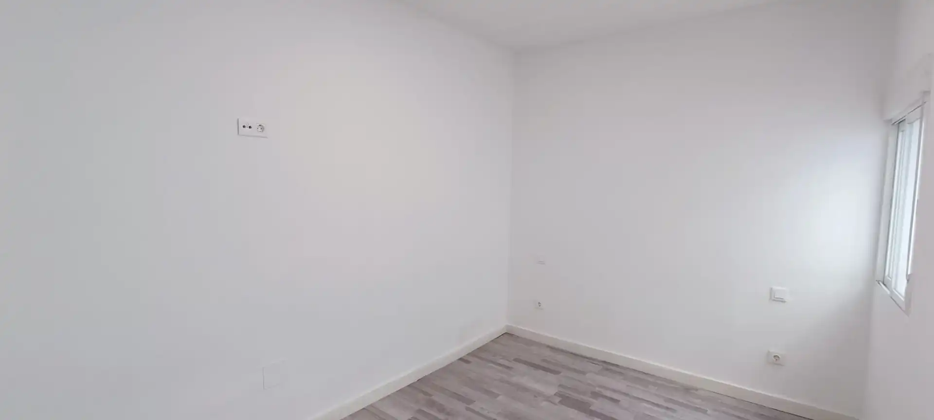Schlafzimmer von Geschaftsraum zum Verkauf in Madrid mit Klimaanlage und Heizung