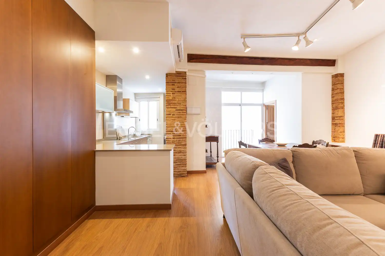 Living room of Flat for rent in Valencia  with Air Conditioner, Heating and Furnished