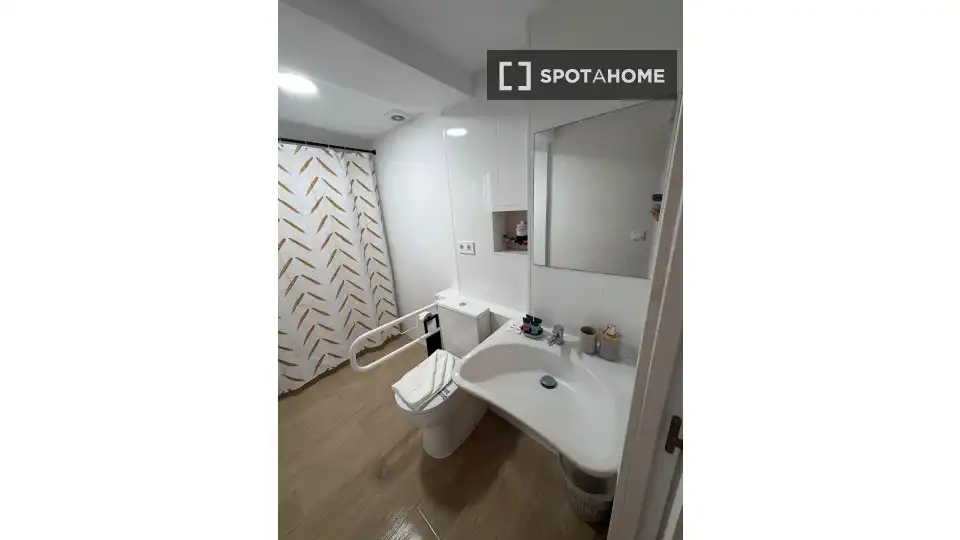 Flat with terrace to rent in Extramurs, imagen 6