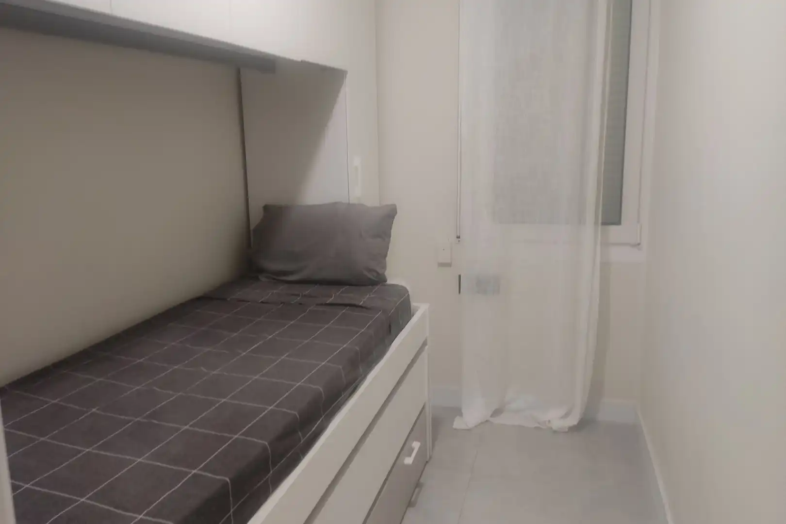 Habitación de Apartamento de alquiler en Castelldefels con Aire acondicionado, Calefacción y Terraza
