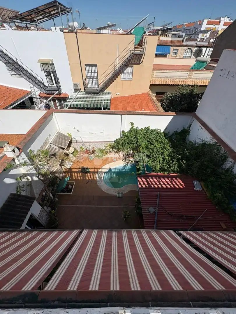 Piscina de Casa adosada en venta en La Rinconada con Piscina y Amueblado