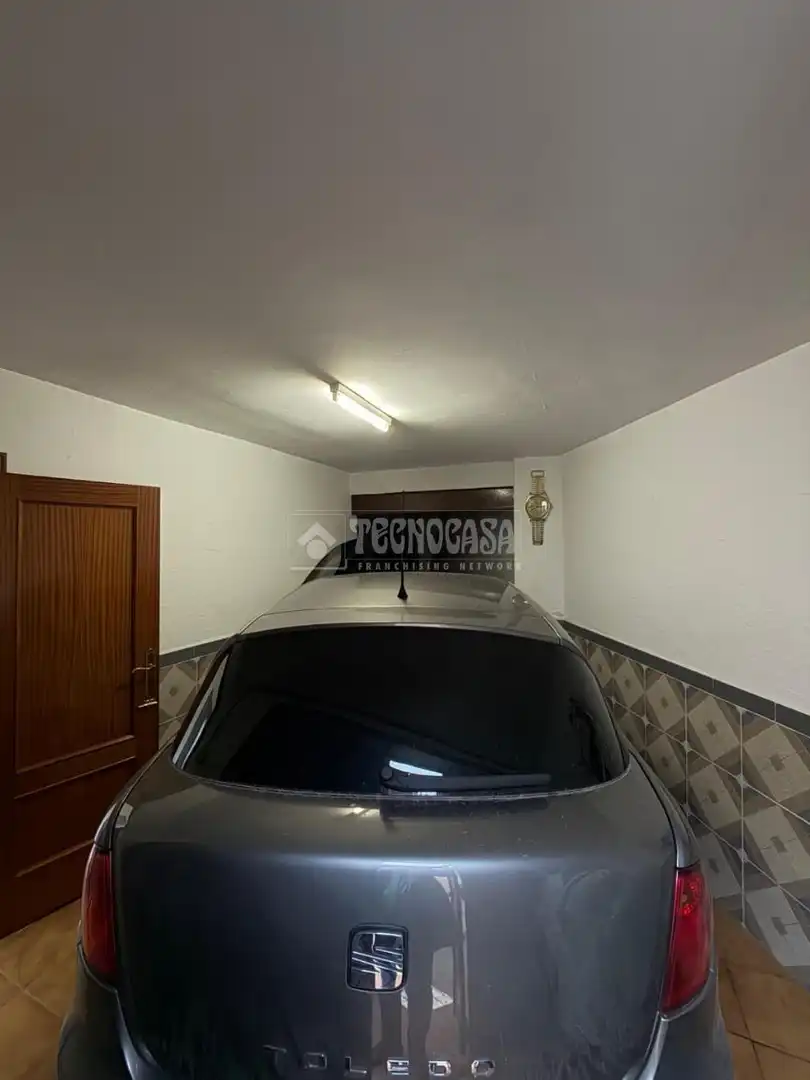 Parkplatz von Einfamilien-Reihenhaus zum Verkauf in Mengíbar