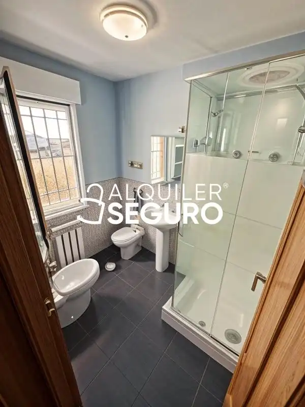 Bathroom of Houses for rent in Bargas  with Air Conditioner, Heating and Terrace