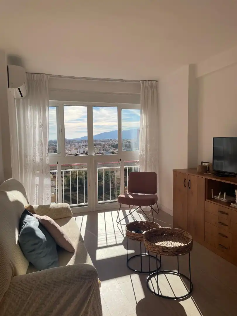Habitación de Piso de alquiler en Málaga con Aire acondicionado, Amueblado y Lavadora
