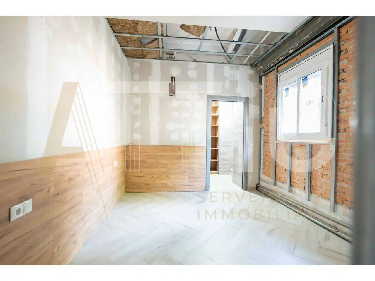 Flat for sale in Sabadell  with Air Conditioner