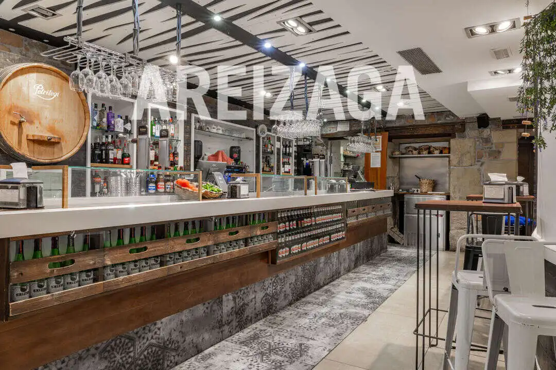 Local de lloguer en Donostia - San Sebastián  amb Moblat