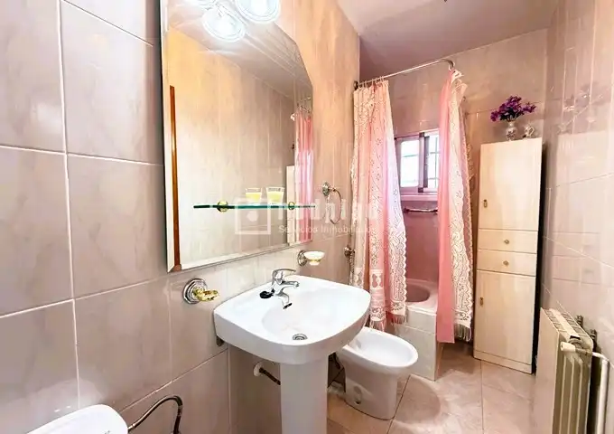 Baño de Casa o chalet en venta en Trijueque con Calefacción, Terraza y Trastero