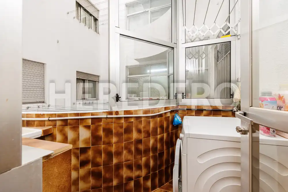 Bathroom of Flat for sale in Vigo   with Heating, Storage room and Balcony