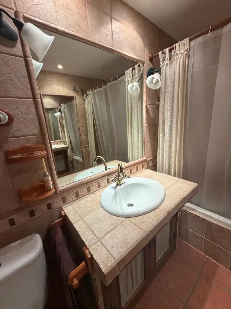 Baño de Piso en venta en Paterna con Aire acondicionado, Calefacción y Jardín privado