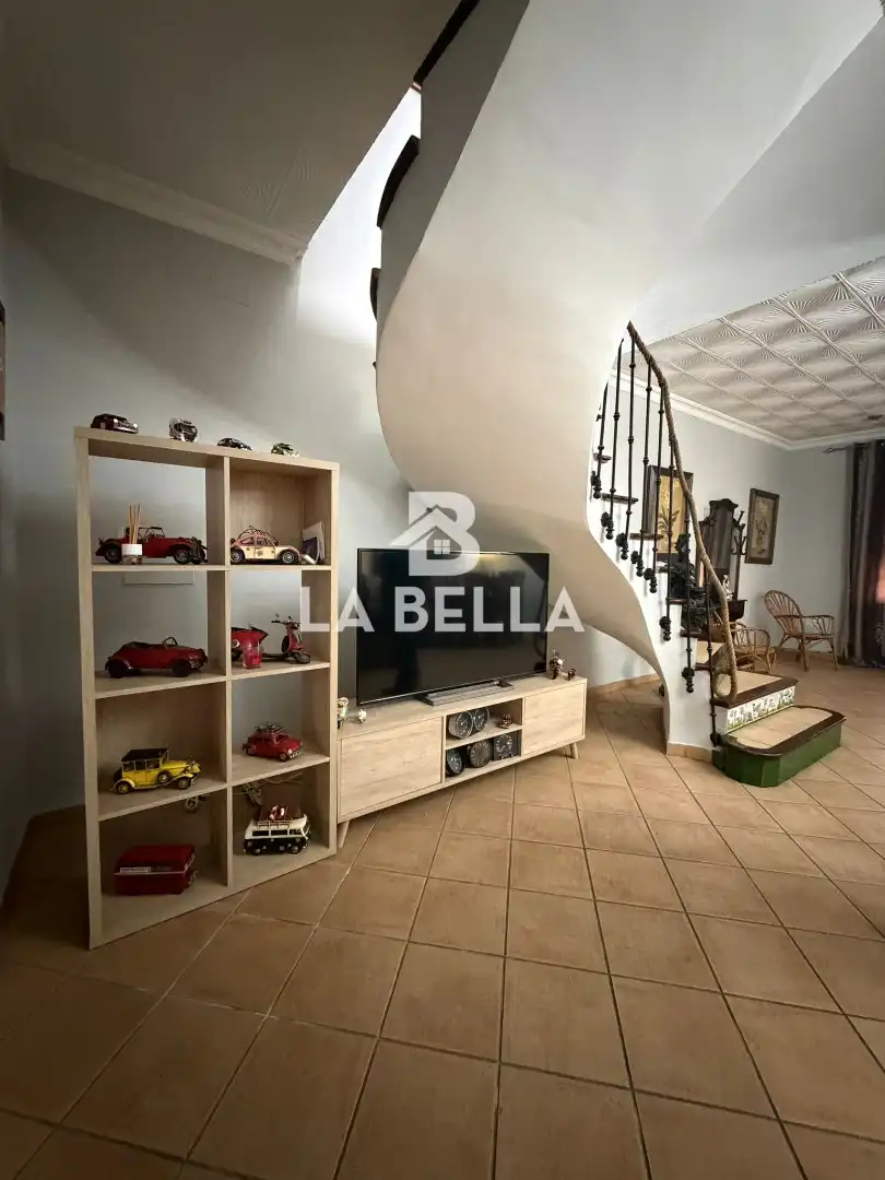 Casa o xalet en venda en Umbrete amb Aire condicionat, Traster i Moblat