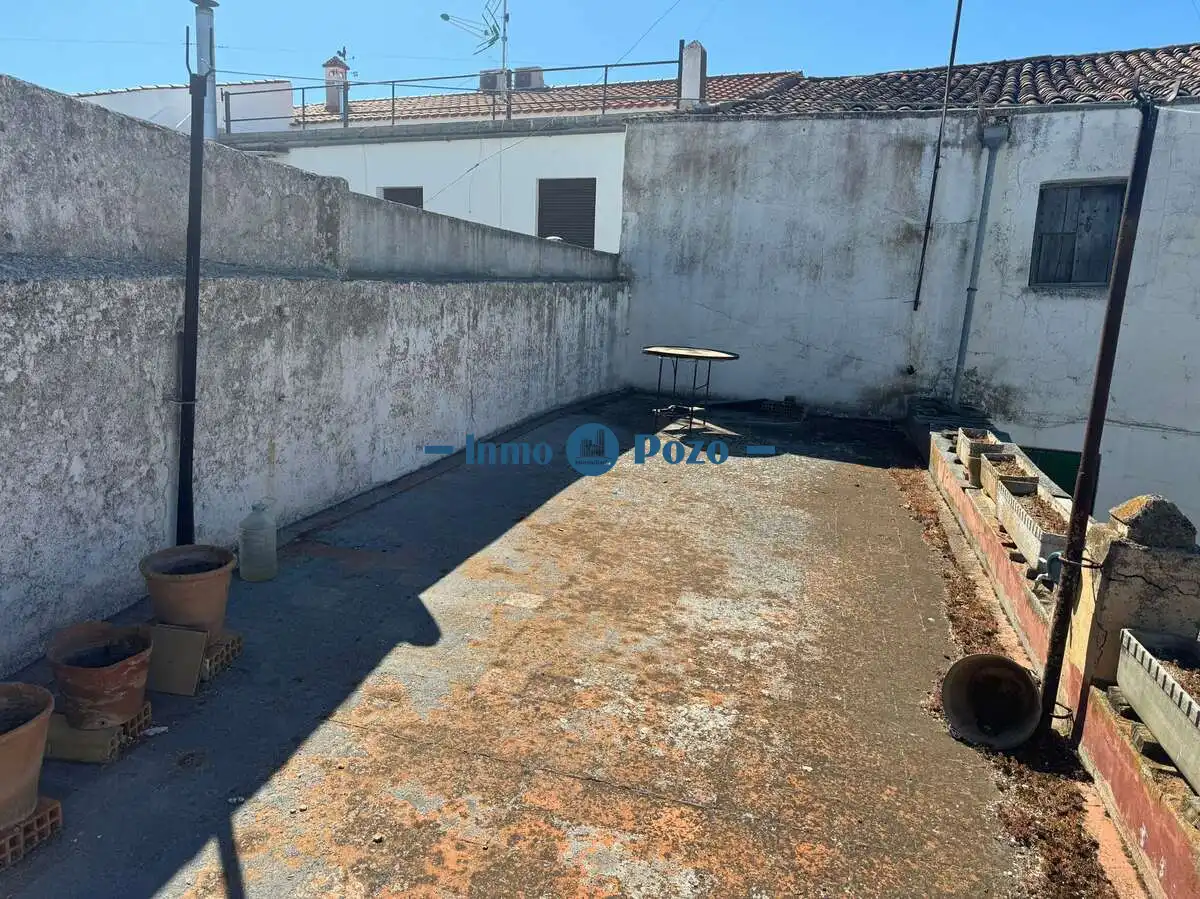 Parking of Country homes for sale in Villalba de los Barros