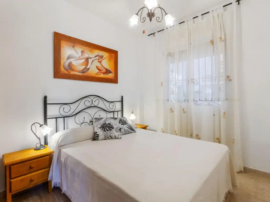 Dormitori de Casa adosada en venda en Orihuela amb Aire condicionat, Moblat i Piscina comunitària